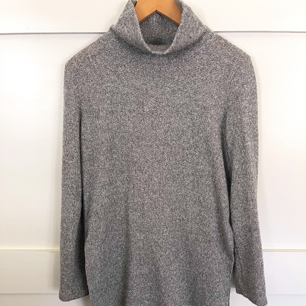 Forever 21 Grey Sweater